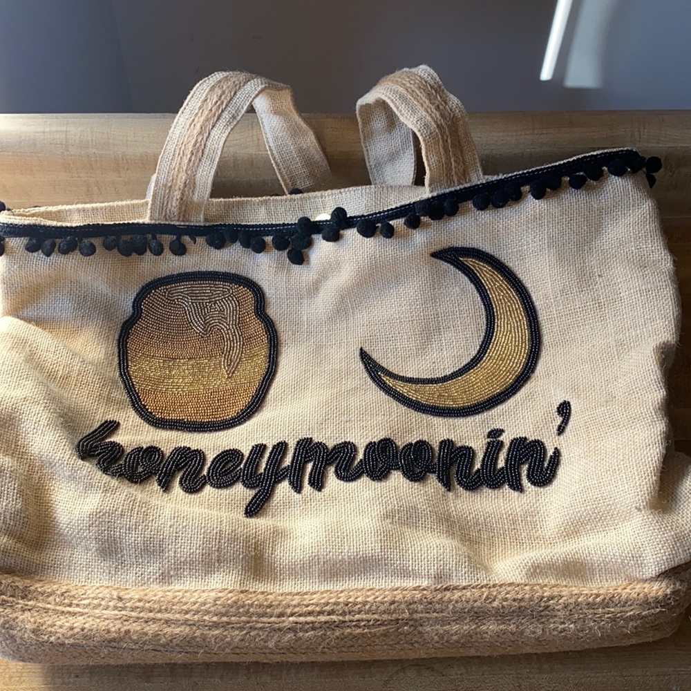 Honeymoon Tote 🍯🌙